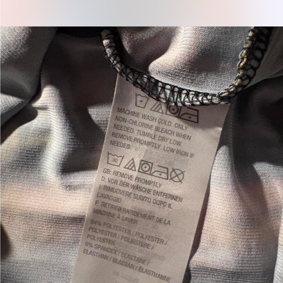 Women with Control Black Tank Top with Multicolor City Print - Picture 6 of 6